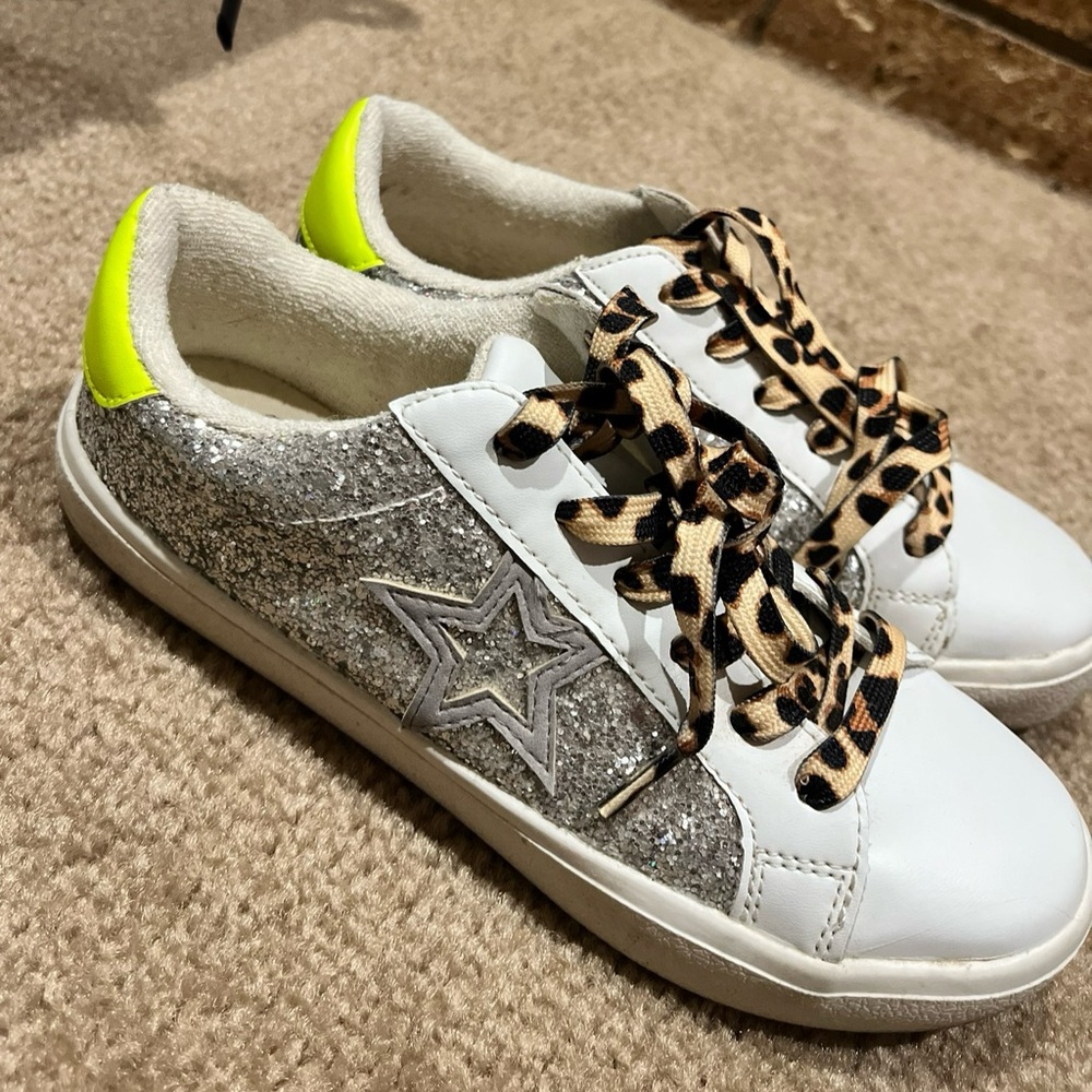 Kids Glitter Star Sneakers - White and Silver